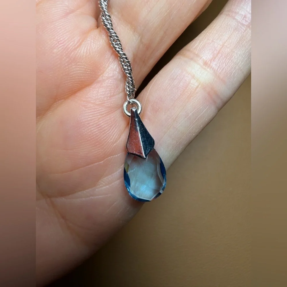 RARE Vintage AVON Silver-Tone Blue Crystal Lariat Y-Necklace